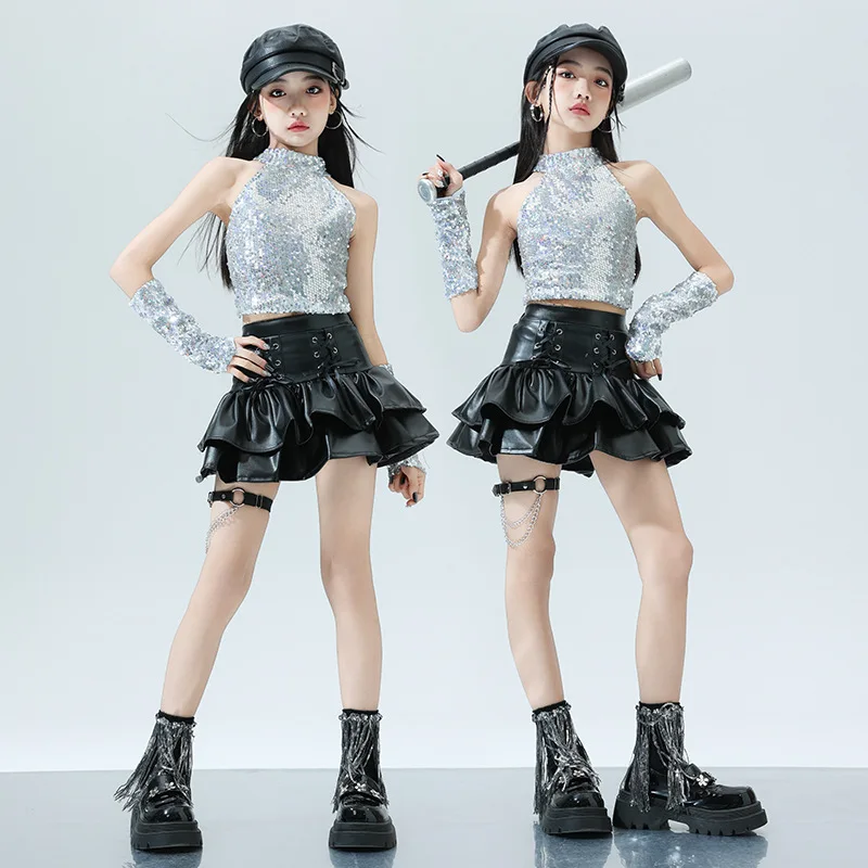 Silver Halter Top Leather Skirt Kpop Stage Outfit Girl Hip Hop Dance Costume Cat Walk Stage Performance Wear Women 2025
Silver Halter Top Leather Skirt Kpop Stage Outfit Girl Hip Hop Dance Costume Cat Walk Stage Performance Wear Women 2025