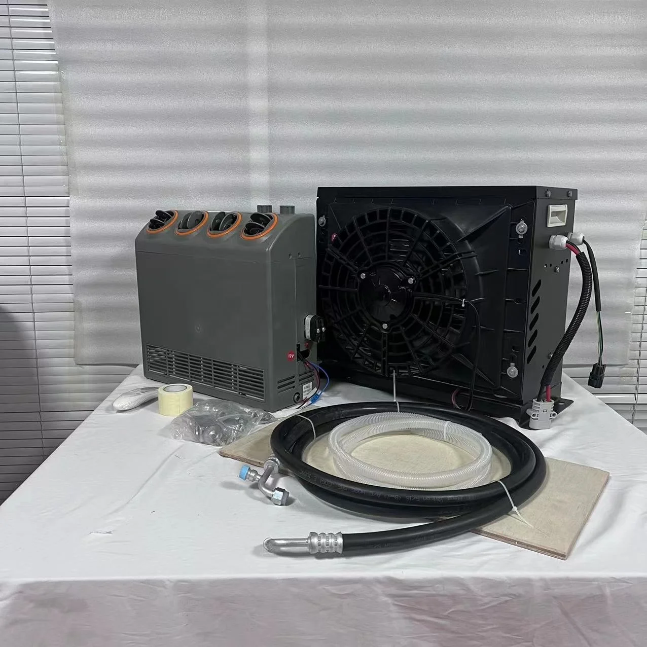 12v Car Rv Parking air Conditioner Dc air Cooler for Truck
12v Car Rv Parking air Conditioner Dc air Cooler for Truck