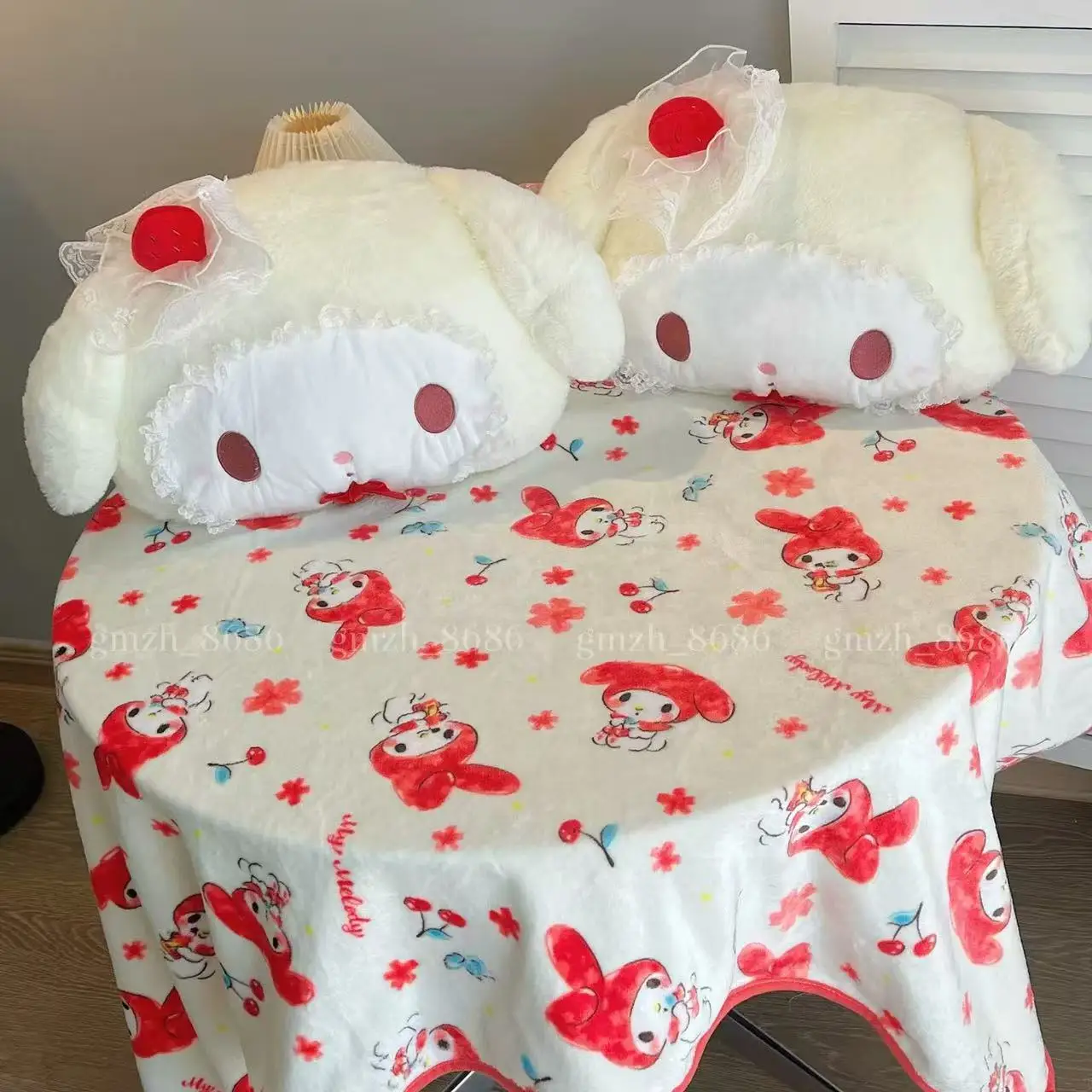 Sanrio плюшевая кукла My Melody Red Strawberry Cake Kuromi Pom Pom Purin игрушка Hello Kitty Piano одеяло подушка мягкий подарок для детей
Sanrio плюшевая кукла My Melody Red Strawberry Cake Kuromi Pom Pom Purin игрушка Hello Kitty Piano одеяло подушка мягкий подарок для детей