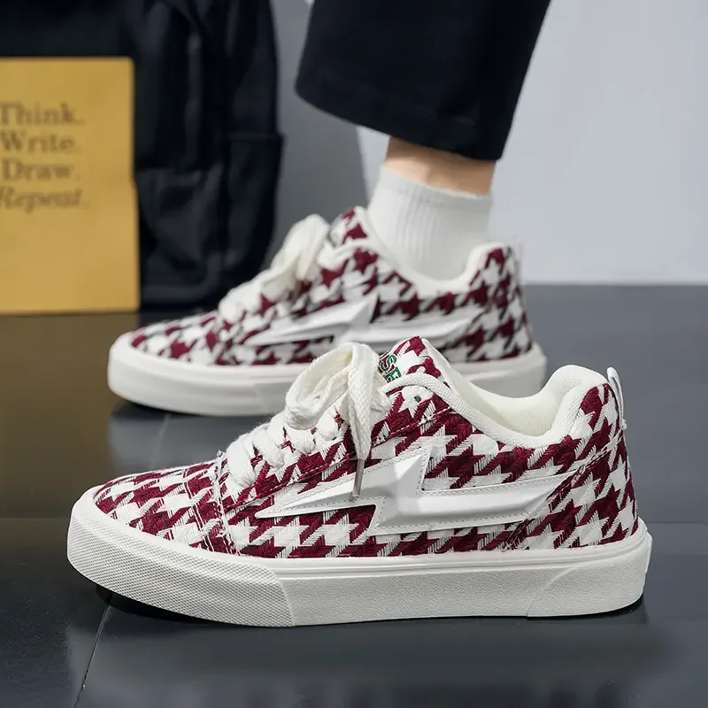 Men's new fashionable and comfortable board shoes, canvas shoes, couple shoes, unisex
Men's new fashionable and comfortable board shoes, canvas shoes, couple shoes, unisex