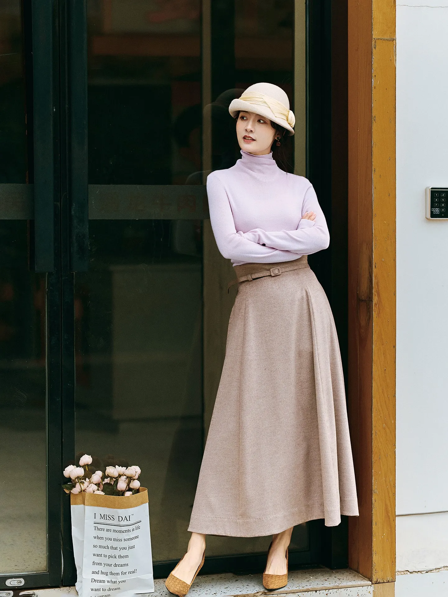 Женская юбка ручной работы с высокой талией, двусторонняя, А-силуэт, цвет овсяный, в стиле ретро Хепберн, расклешенная, с поясом
Женская юбка ручной работы с высокой талией, двусторонняя, А-силуэт, цвет овсяный, в стиле ретро Хепберн, расклешенная, с поясом