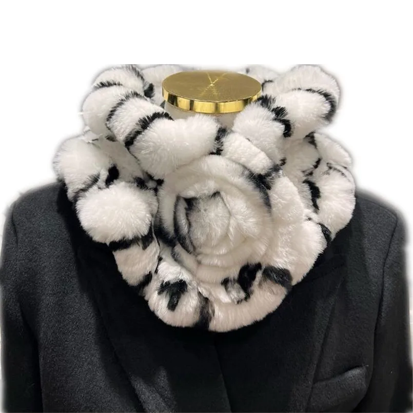 New Winter Real Rex Rabbit Fur Scarf Women Knitted Fluffy Neck Warmer for Girls with Flower
New Winter Real Rex Rabbit Fur Scarf Women Knitted Fluffy Neck Warmer for Girls with Flower