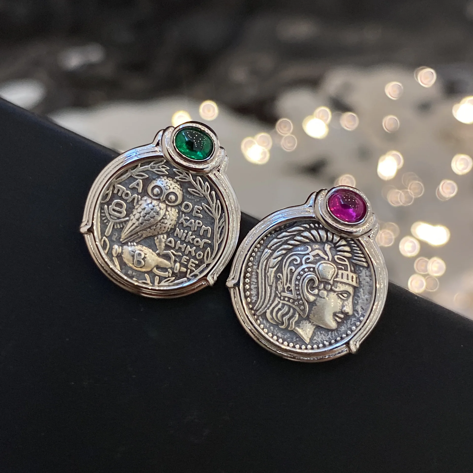 Hot Selling 925 Sterling Silver Famous Brand Ancient Roman Silver Coin Earrings Retro Relief Goddess of Luck Fashion Jewelry
Hot Selling 925 Sterling Silver Famous Brand Ancient Roman Silver Coin Earrings Retro Relief Goddess of Luck Fashion Jewelry