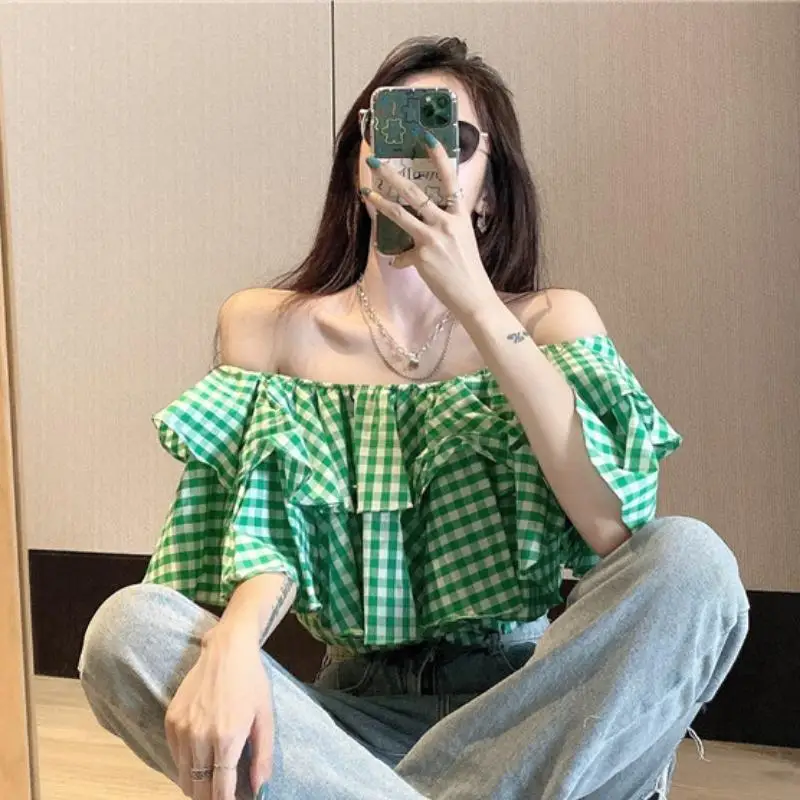 Gagarich Retro Checkered Shirt Niche Design Light Mature New Style Summer Sexy One Cut Neck Exposed Shoulder Lotus Leaf Edge Top
Gagarich Retro Checkered Shirt Niche Design Light Mature New Style Summer Sexy One Cut Neck Exposed Shoulder Lotus Leaf Edge Top