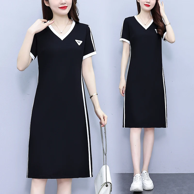 plus Size Casual Sports T-Shirt Midi Skirt Women's Summer Fashion Loose Slimming Dress Korean Style Short Sleeve V-Neck
plus Size Casual Sports T-Shirt Midi Skirt Women's Summer Fashion Loose Slimming Dress Korean Style Short Sleeve V-Neck