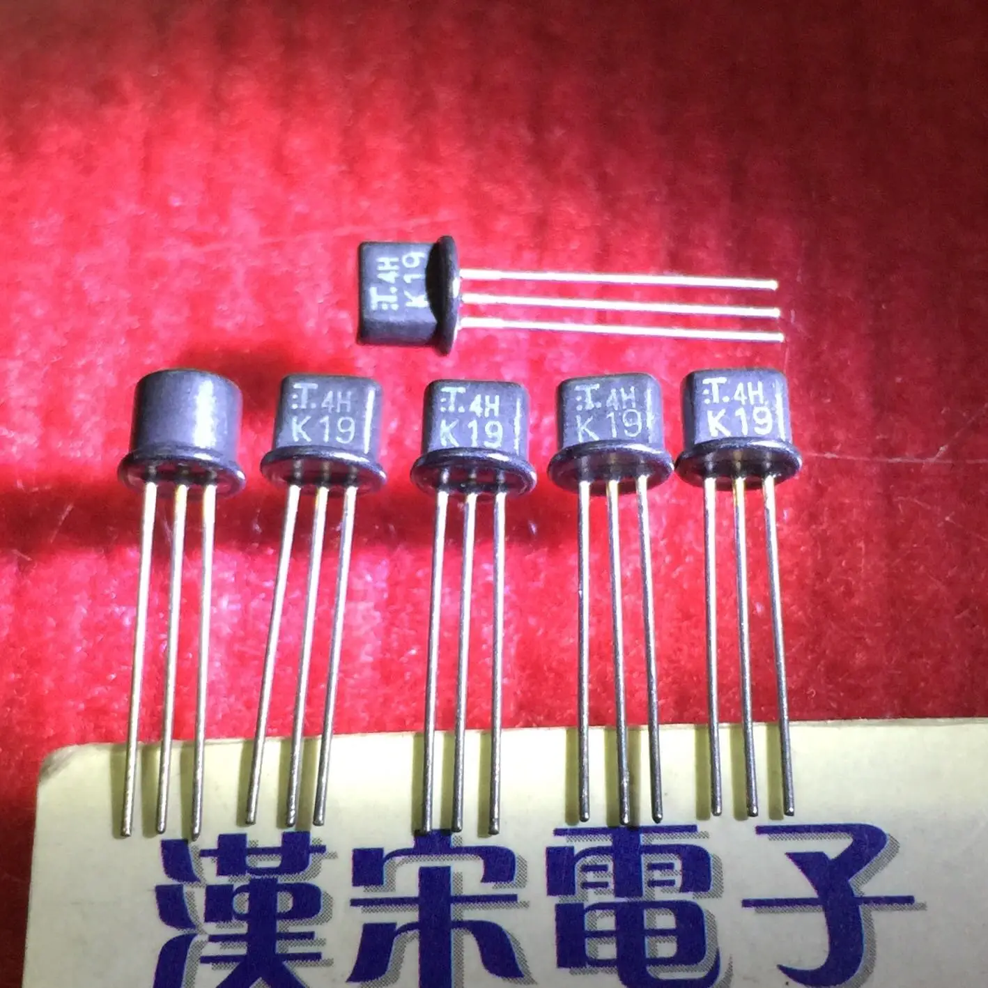 2СК19 К19 ТО-92 10шт.
2СК19 К19 ТО-92 10шт.