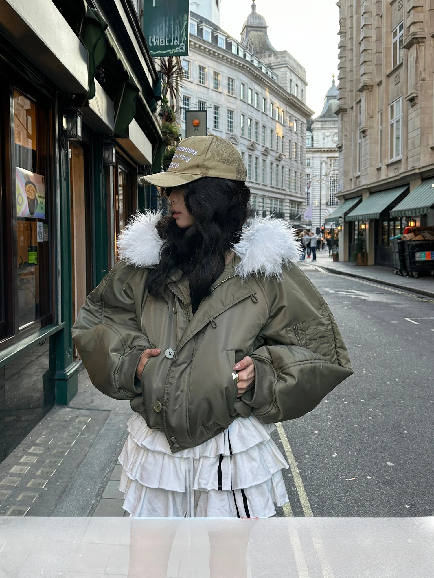 Korean Sweet WARDEN Ultimate American Splicing Fur Collar Jacket Winter Thickened Hooded Short Cotton Coat
Korean Sweet WARDEN Ultimate American Splicing Fur Collar Jacket Winter Thickened Hooded Short Cotton Coat