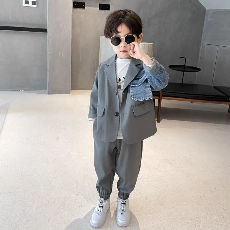 Boys' Small Suit Set Jacket Pants Two-piece Sets Korea Fashion Spliced Denim Sleeves Children's Clothing Spring Autumn Suits
Boys' Small Suit Set Jacket Pants Two-piece Sets Korea Fashion Spliced Denim Sleeves Children's Clothing Spring Autumn Suits
