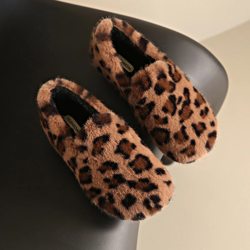 Leopard Women Flats Shoes Fur Casual Fashion Loafers Warm Winter Sneakers 2025 Trend New Cozy Walking Shoes Woman Zapatos Mujer 
Leopard Women Flats Shoes Fur Casual Fashion Loafers Warm Winter Sneakers 2025 Trend New Cozy Walking Shoes Woman Zapatos Mujer