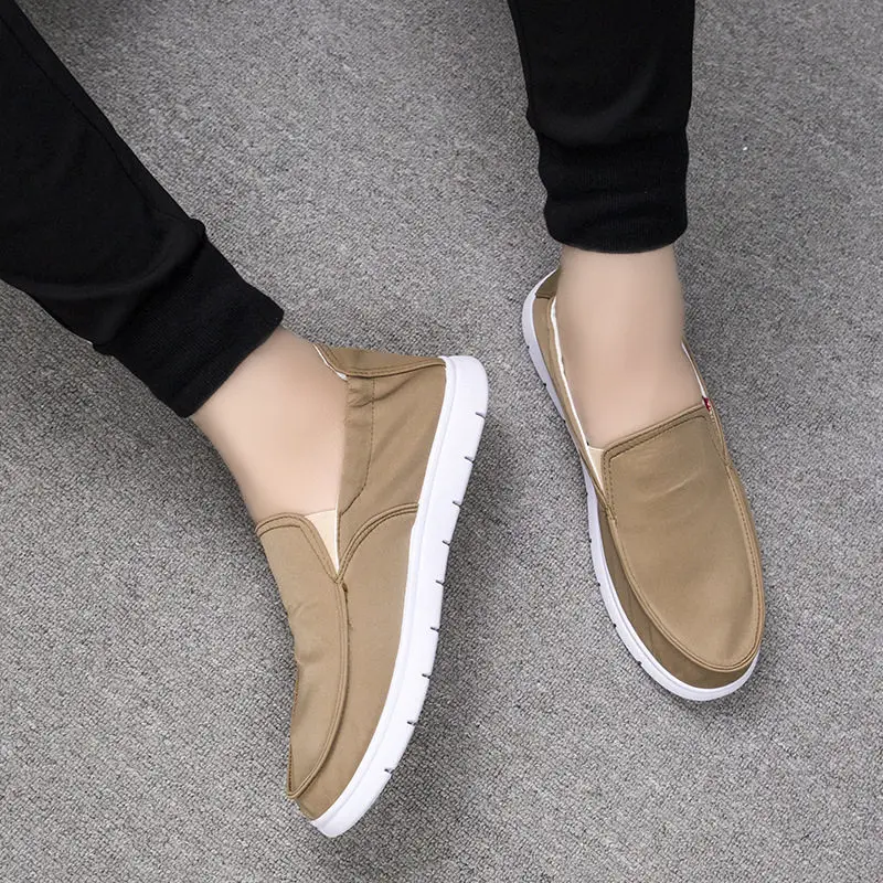 Beijing Men's Canvas Shoes Breathable Casual Driving Slip-On Low Top Plain Color Retro Style Flat Heel Rubber Bottom Shoes
Beijing Men's Canvas Shoes Breathable Casual Driving Slip-On Low Top Plain Color Retro Style Flat Heel Rubber Bottom Shoes
