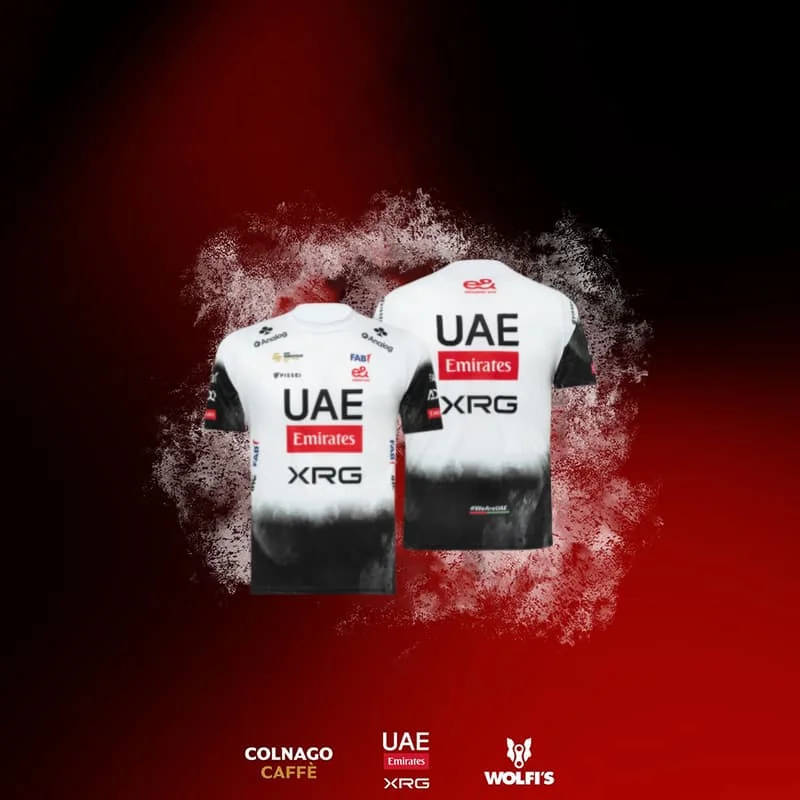 Писсея велосипедная мужская и женская одежда UAE Team Emirates футболка XRG 2025 дышащая быстросохнущая эластичная повседневная тренировочная футболка
Писсея велосипедная мужская и женская одежда UAE Team Emirates футболка XRG 2025 дышащая быстросохнущая эластичная повседневная тренировочная футболка