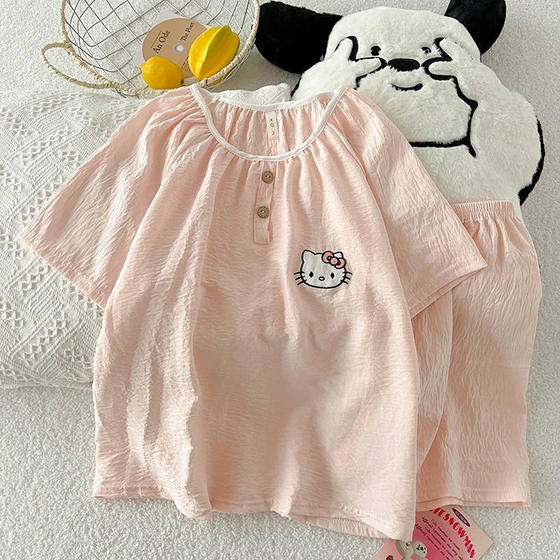 Summer sweet pajamas Hello Kitty cute casual cartoon print loungewear two-piece set
Summer sweet pajamas Hello Kitty cute casual cartoon print loungewear two-piece set