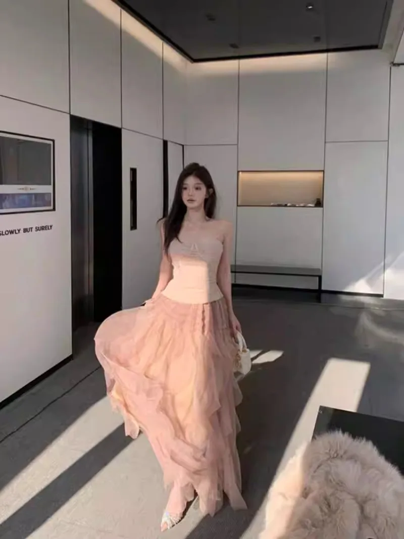 Sweet Hot Girl Suit Women's Winter Pure Sexy Strapless Vest Top Mesh Fluffy Long Skirt Two-piece Set Fashion Female Clothes
Sweet Hot Girl Suit Women's Winter Pure Sexy Strapless Vest Top Mesh Fluffy Long Skirt Two-piece Set Fashion Female Clothes