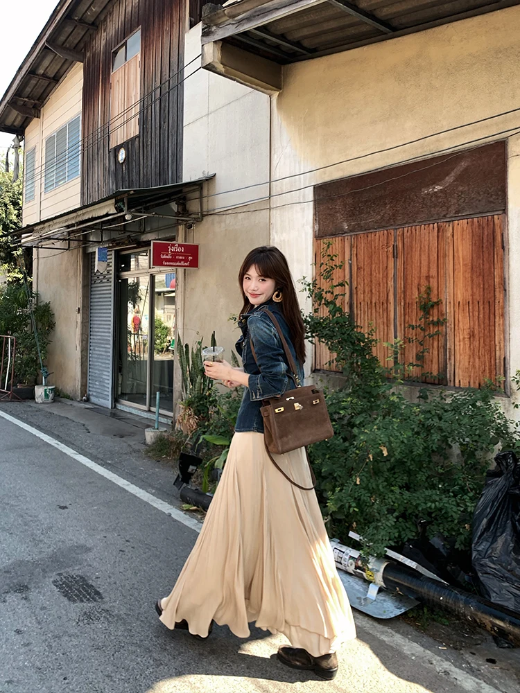 Satin Umbrella Skirt Asymmetrical Large Hemline Half-length Women's High-waist Polyester Fiber Micro-stretch H-type
Satin Umbrella Skirt Asymmetrical Large Hemline Half-length Women's High-waist Polyester Fiber Micro-stretch H-type