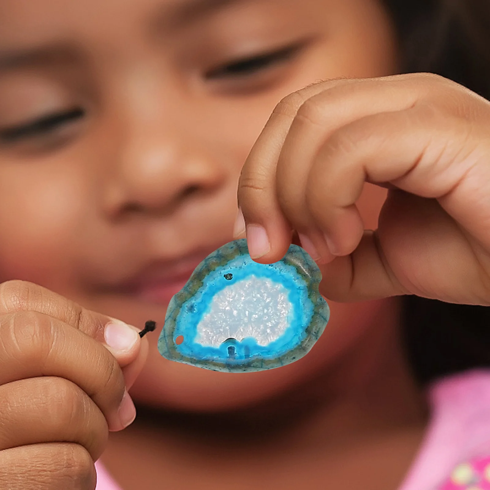 20 шт. красочные ломтики натуральные перфорированные камни для подвески в виде колокольчика Diy ювелирные изделия ремесленный декор просверленный агат нарезанный натуральный
20 шт. красочные ломтики натуральные перфорированные камни для подвески в виде колокольчика Diy ювелирные изделия ремесленный декор просверленный агат нарезанный натуральный