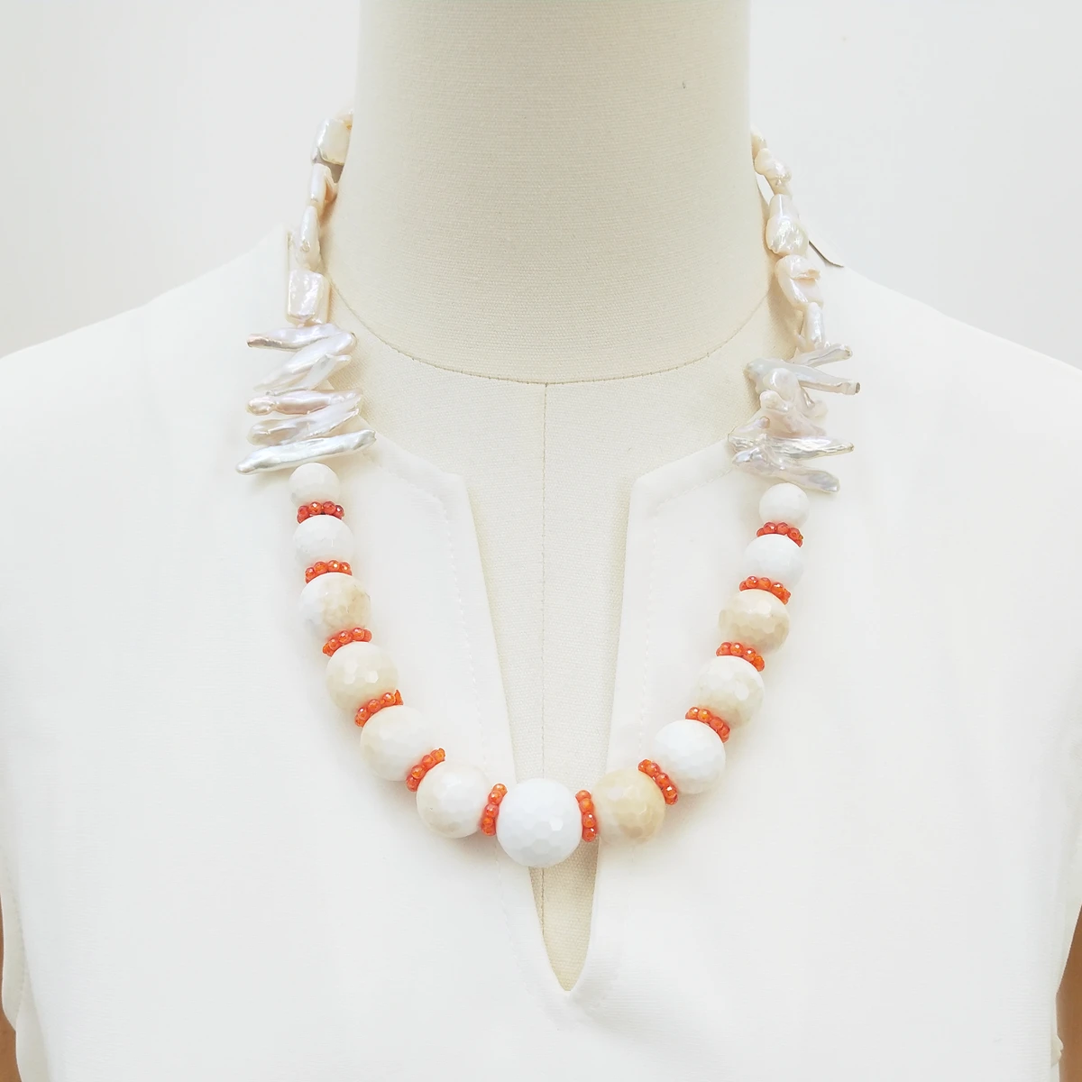 Lii Ji Real Stone 60cm White Agate Orange Zircon Freshwater Pearl Stock Sale Women Jewelry Gift
Lii Ji Real Stone 60cm White Agate Orange Zircon Freshwater Pearl Stock Sale Women Jewelry Gift