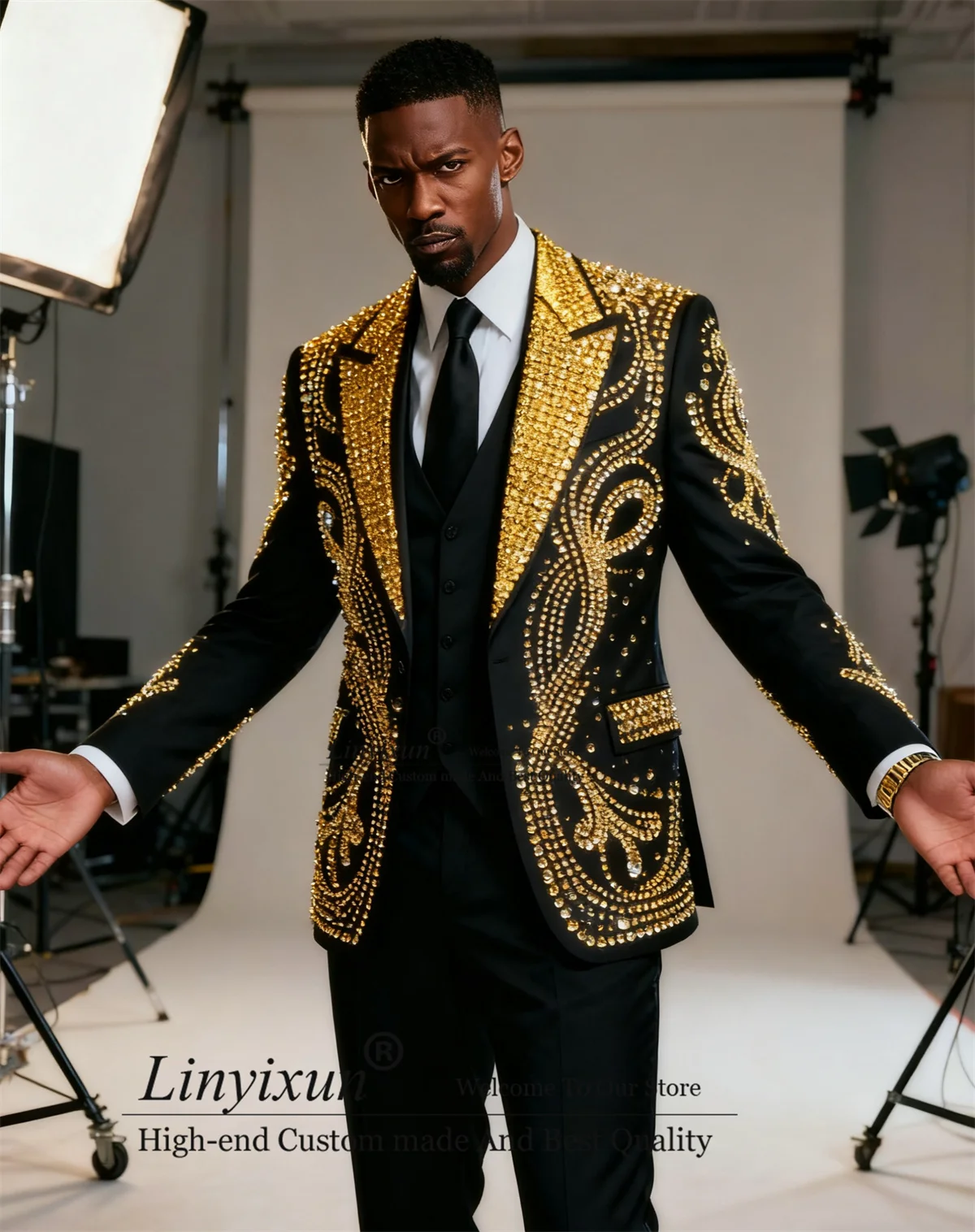 Glitter Sequin Lapel Tuxedos Men Suits 3 Pieces Sets Wedding Groom Party Blazers High End Rhinestone Customized Male Ropa Hombre
Glitter Sequin Lapel Tuxedos Men Suits 3 Pieces Sets Wedding Groom Party Blazers High End Rhinestone Customized Male Ropa Hombre