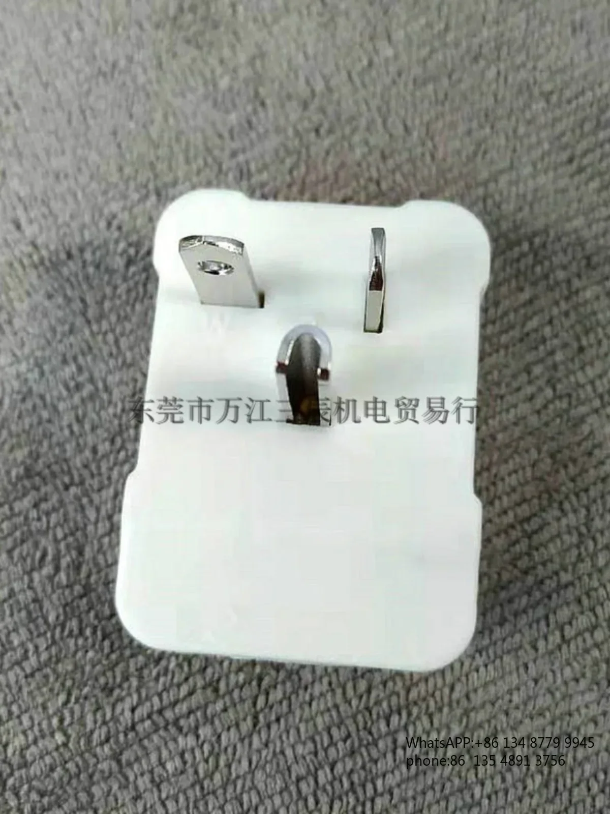 American white T-shaped plastic plug LK7003-3 NEMA 6-20P grounding type
American white T-shaped plastic plug LK7003-3 NEMA 6-20P grounding type