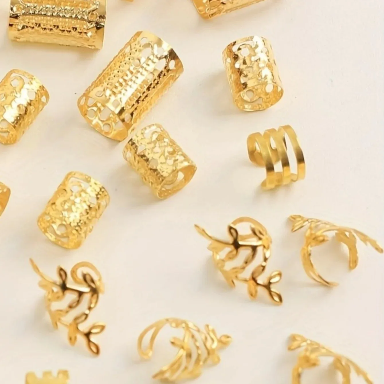 40PCS/Set Women's Elegant Hollow Hair Rings Set with Various Patterns DIY Hair Accessories for Girls Loc Hair Jewelry for Braids
40PCS/Set Women's Elegant Hollow Hair Rings Set with Various Patterns DIY Hair Accessories for Girls Loc Hair Jewelry for Braids
