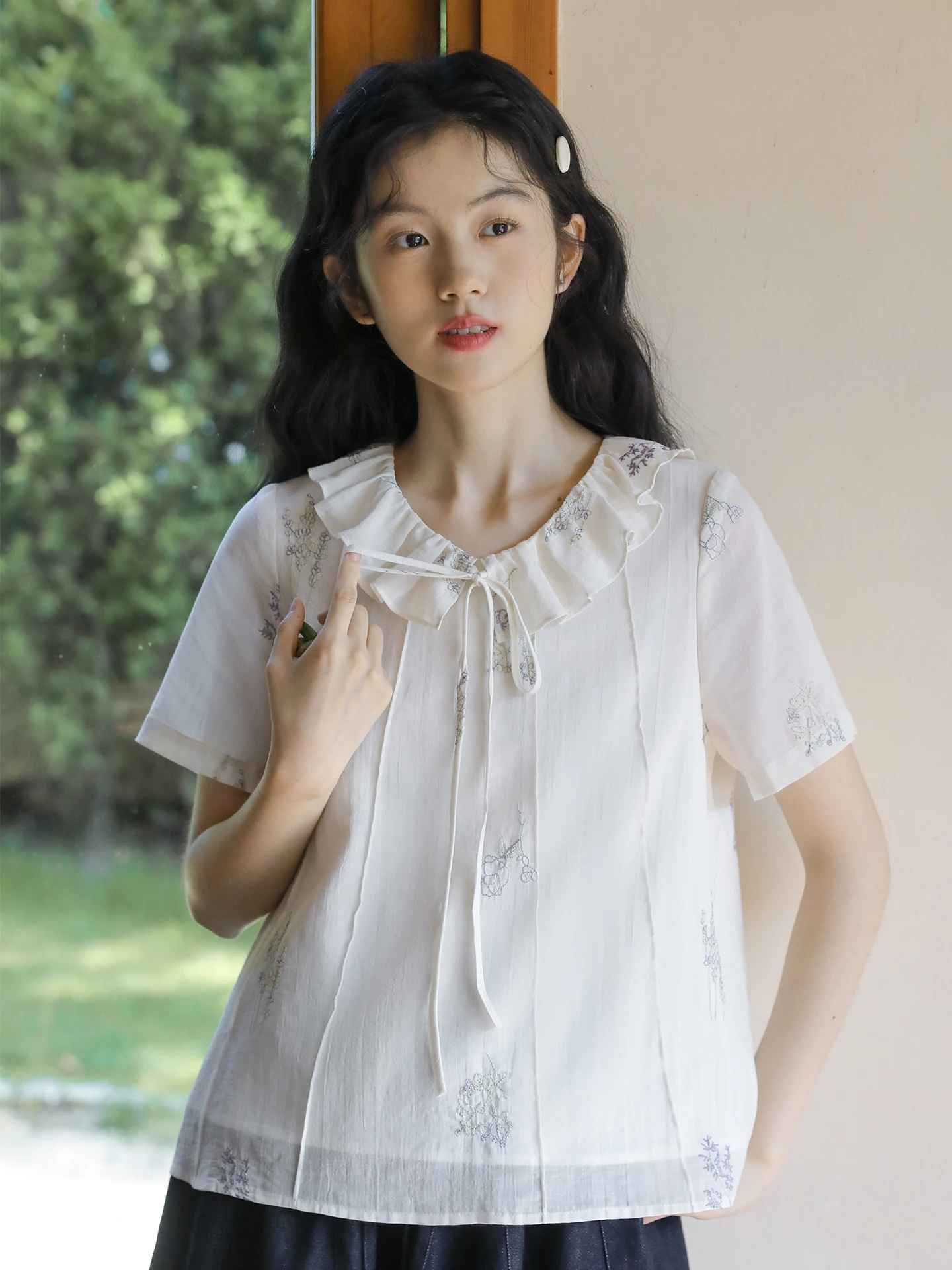 Nesoulum Women's ort Sve Embroidered Floral Pattern Cotton irt Summer Vintage Loose Fit White irt Stand Collar Blouse
Nesoulum Women's ort Sve Embroidered Floral Pattern Cotton irt Summer Vintage Loose Fit White irt Stand Collar Blouse