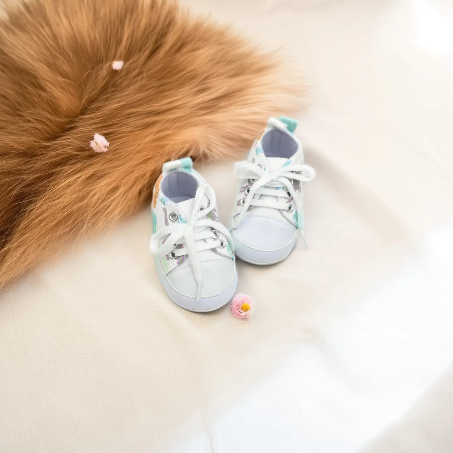 Boys and girls baby canvas shoes baby walking shoes 0-18 months soft sole anti slip night glow shoes
Boys and girls baby canvas shoes baby walking shoes 0-18 months soft sole anti slip night glow shoes