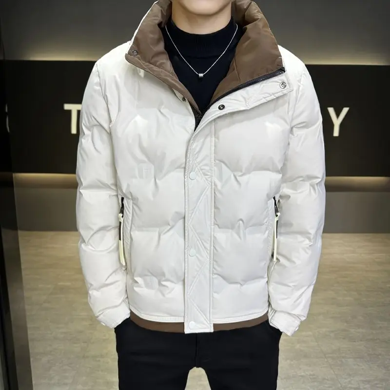 Men's Winter Short Down Jacket 2025 Stand Collar Color Block Slim Fit Puffer Coat with White Duck Down Korean Style Warm Jacket
Men's Winter Short Down Jacket 2025 Stand Collar Color Block Slim Fit Puffer Coat with White Duck Down Korean Style Warm Jacket