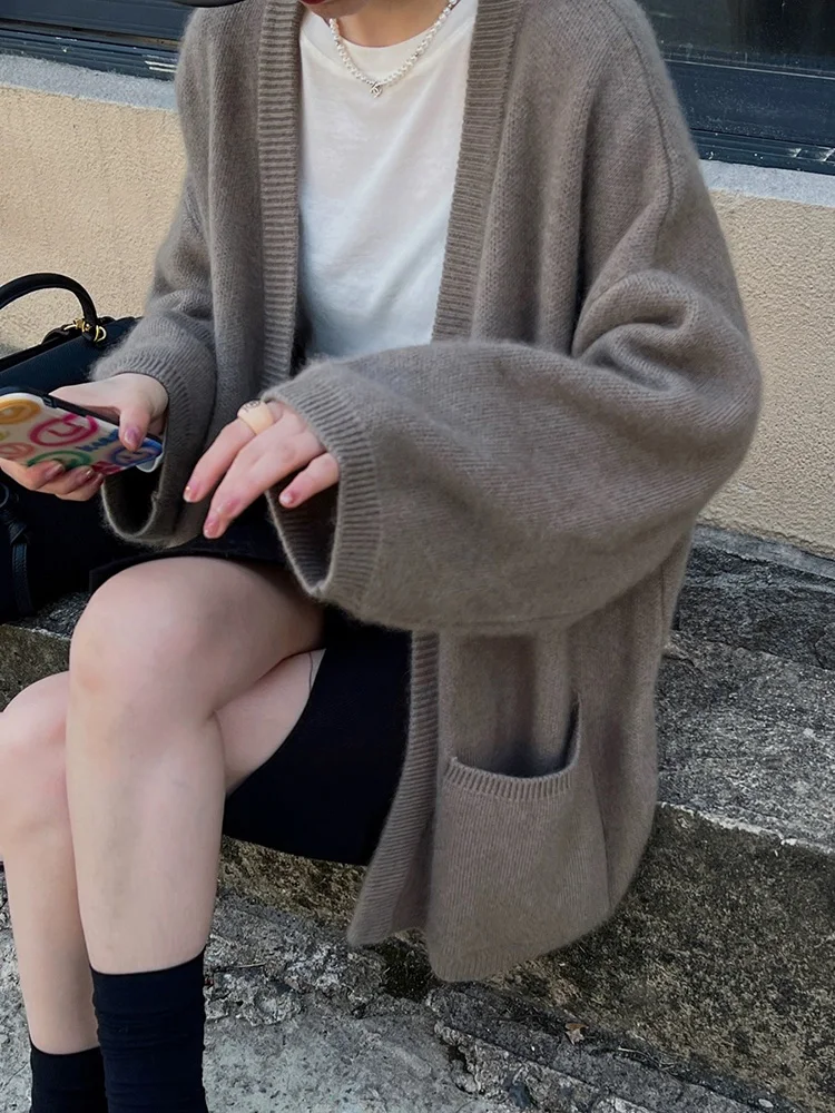 100% pure cashmere cardigan women loose lazy wind sweater Joker knit coat fashion women's clothing.
100% pure cashmere cardigan women loose lazy wind sweater Joker knit coat fashion women's clothing.