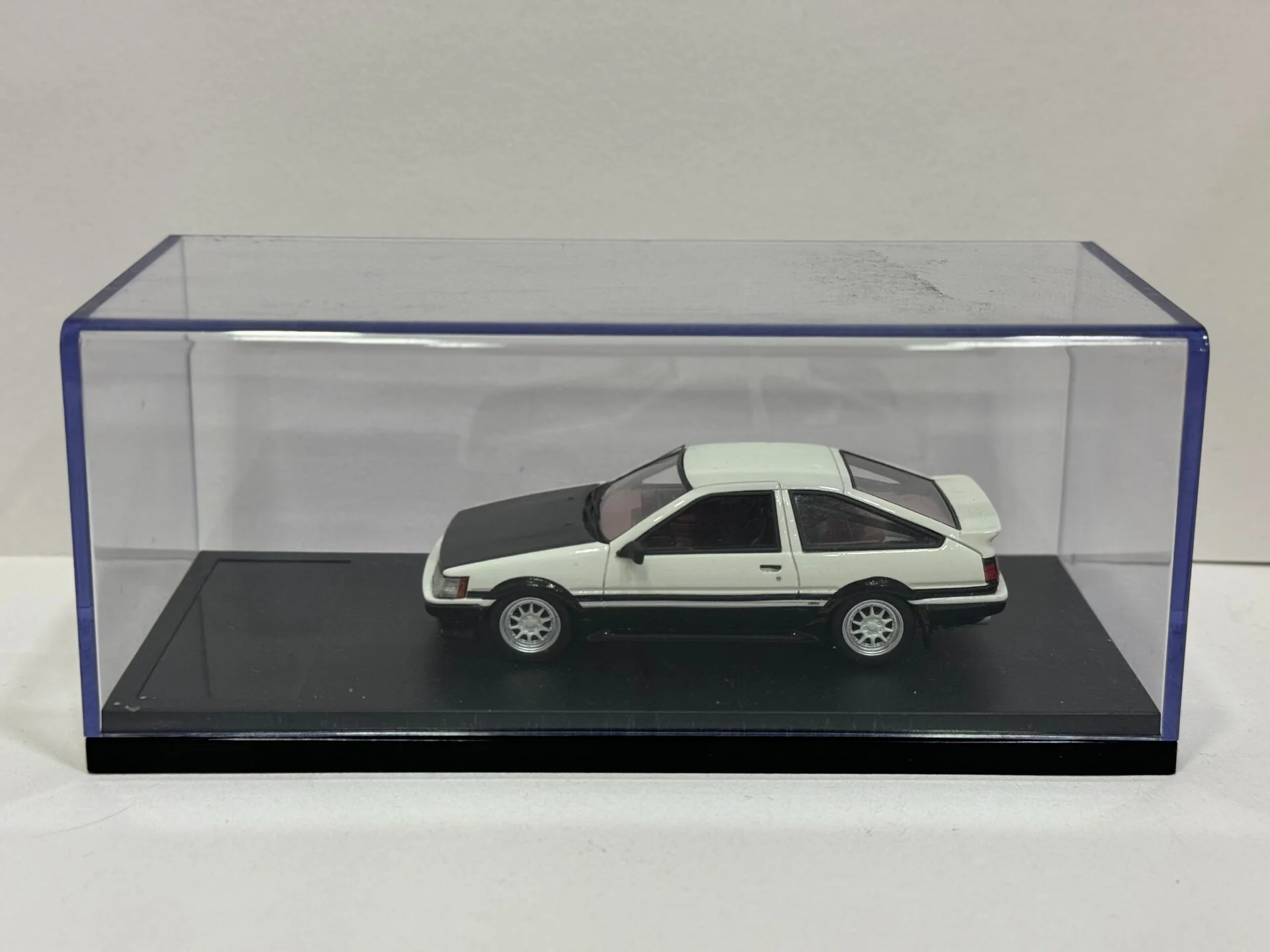 Flaws Missing Parts Header D 1/43 Scale Car Model
Flaws Missing Parts Header D 1/43 Scale Car Model