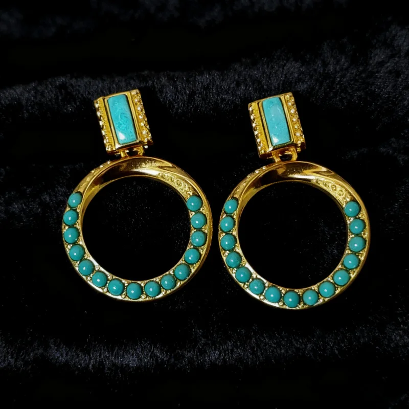 Круглые серьги с натуральной бирюзой, серебро S925, позолоченные, оригинальный дизайн, модные и роскошные женские серьги
Круглые серьги с натуральной бирюзой, серебро S925, позолоченные, оригинальный дизайн, модные и роскошные женские серьги
