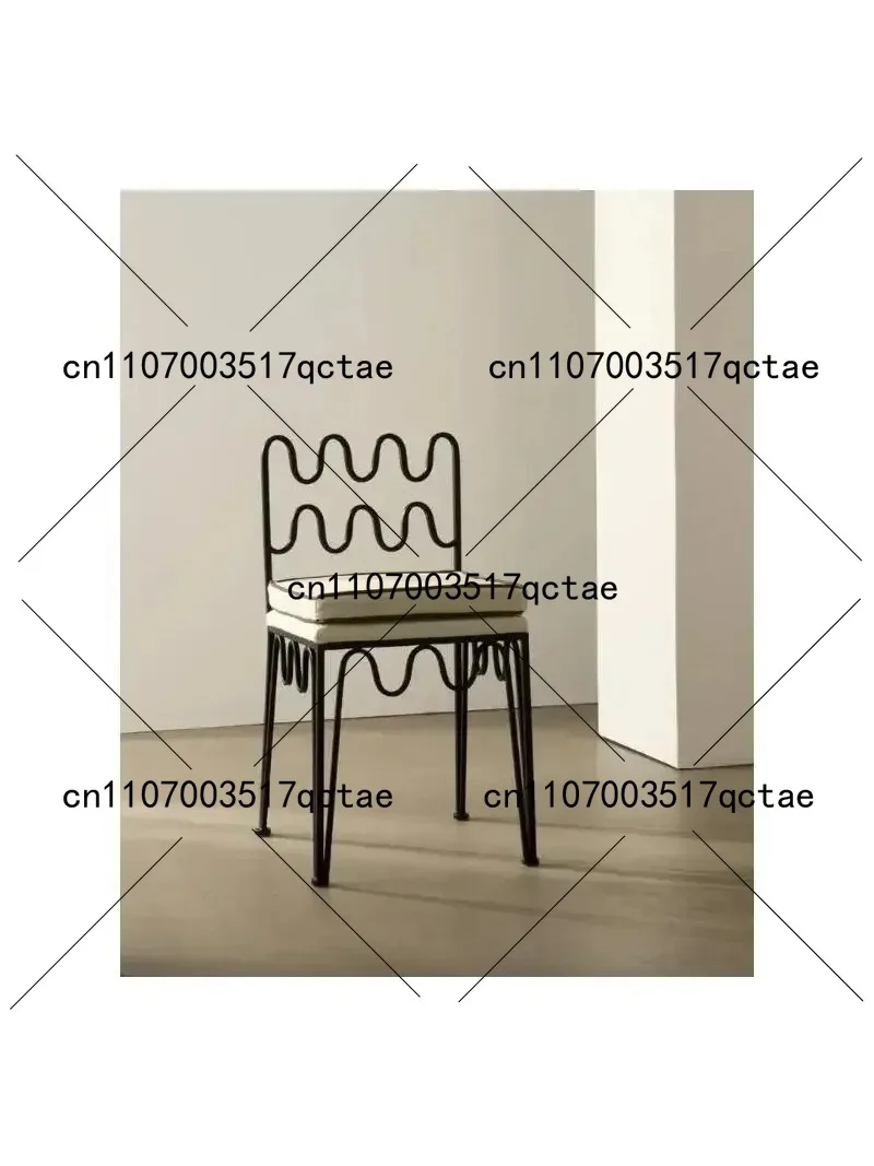 Retro Wave Dining Table and Chair Set for French Home Decor
Retro Wave Dining Table and Chair Set for French Home Decor