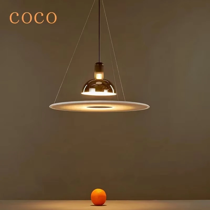 Nordic minimalist restaurant circular flying saucer pendant light LED iron acrylic black red modern creative restaurant lighting
Nordic minimalist restaurant circular flying saucer pendant light LED iron acrylic black red modern creative restaurant lighting
