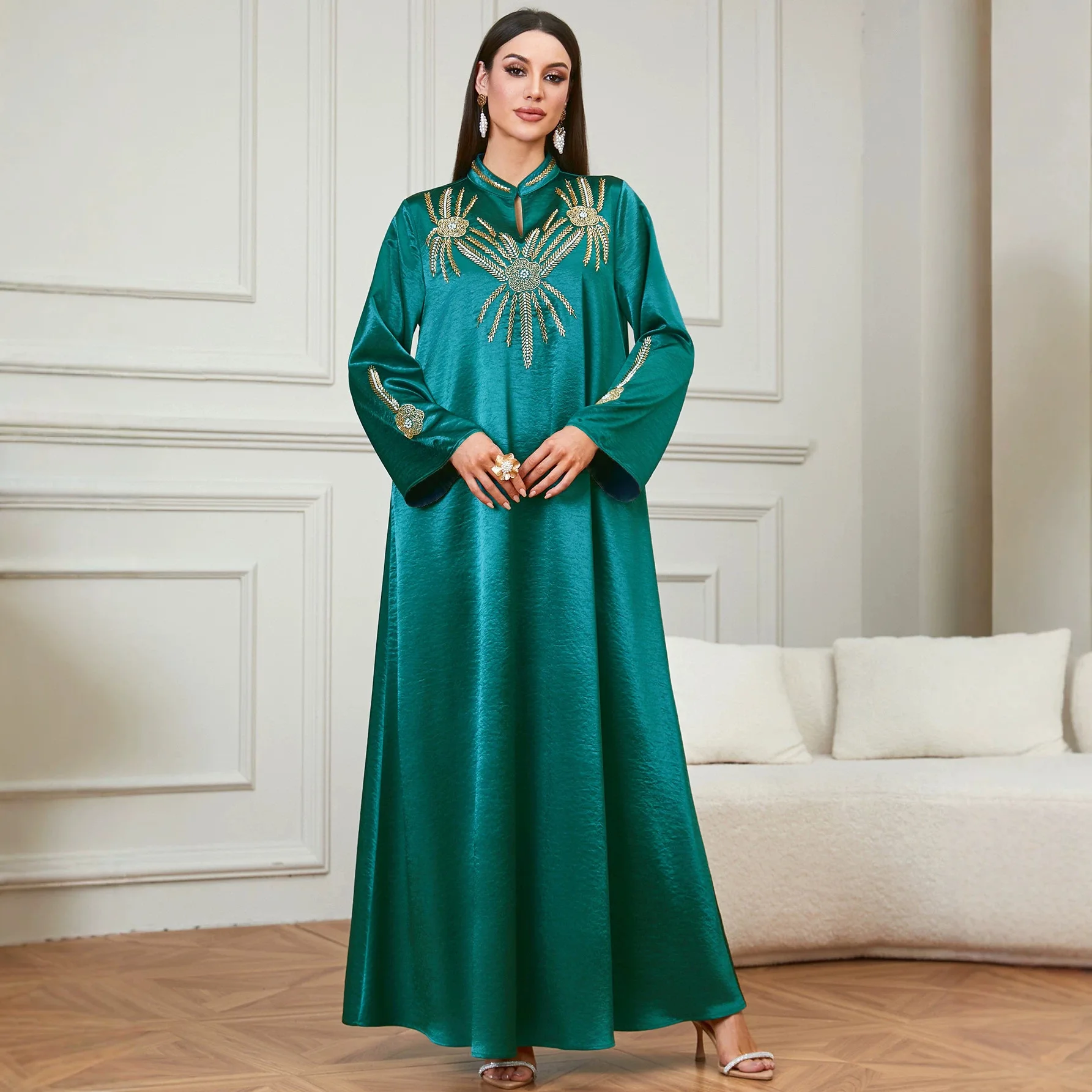 Fashionable Embroidered Robe For Women, Elegant Green Handmade Beaded Ethnic Style Dress, Long Gown Dubai Luxury Islam Elegant
Fashionable Embroidered Robe For Women, Elegant Green Handmade Beaded Ethnic Style Dress, Long Gown Dubai Luxury Islam Elegant