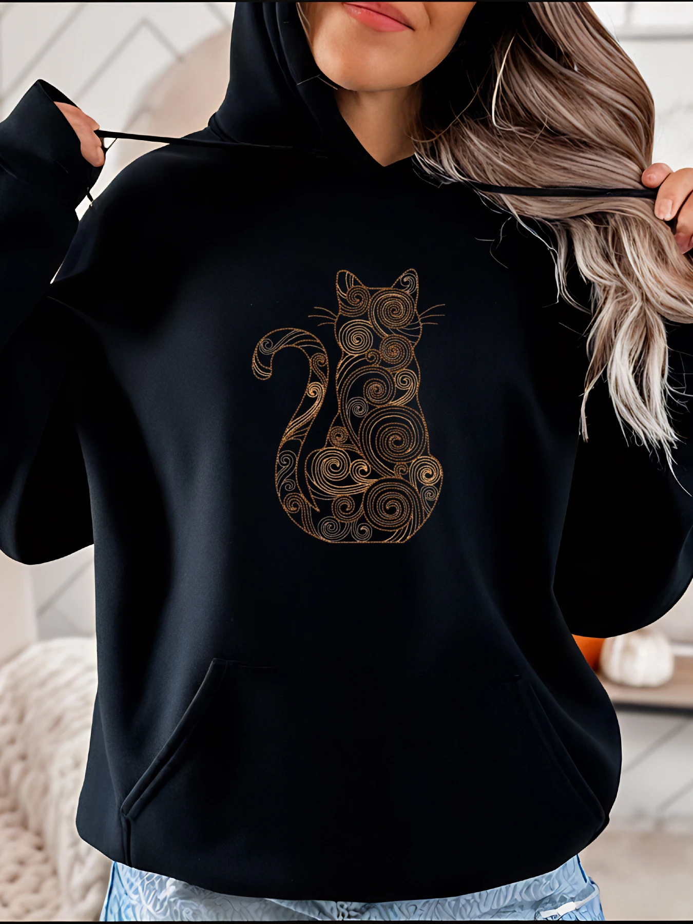 Толстовка с принтом золотого кота в повседневном стиле с вихревым узором, женская уличная одежда, осенне-зимняя одежда
Толстовка с принтом золотого кота в повседневном стиле с вихревым узором, женская уличная одежда, осенне-зимняя одежда