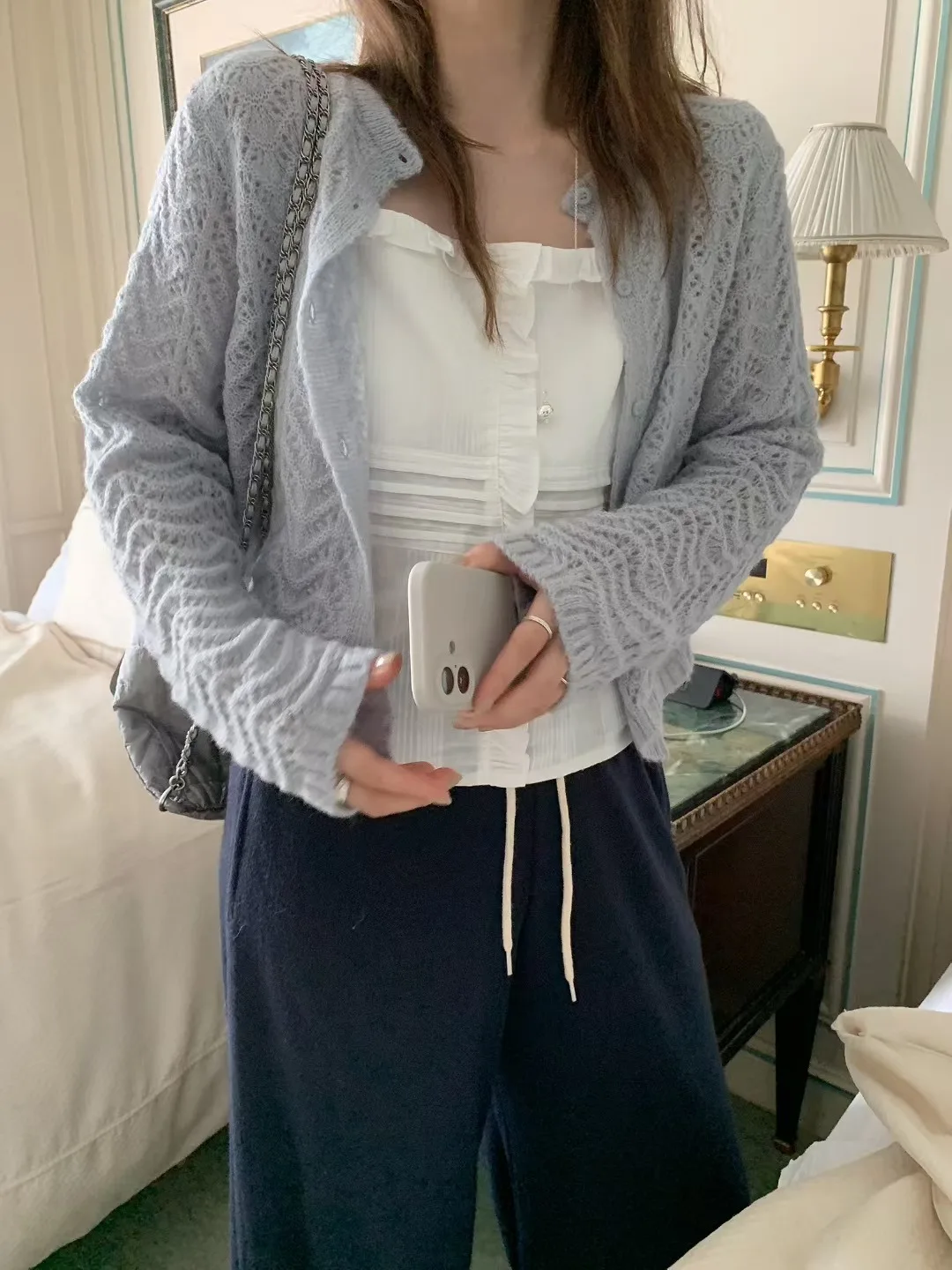 Шикарный осенний новый женский вязаный открытый кардиган с вышивкой, длинный све, мягкая уютная верхняя одежда, модный коврик
Шикарный осенний новый женский вязаный открытый кардиган с вышивкой, длинный све, мягкая уютная верхняя одежда, модный коврик