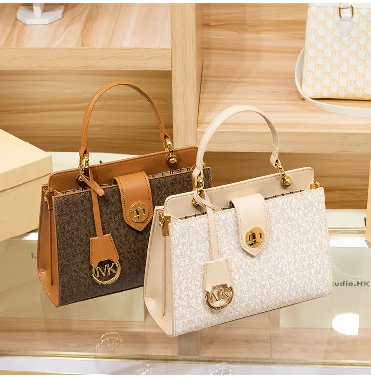 Luxury Brand Fashion Versatile Women's Large Capacity Tote Handbag with High-quality and Niche One Shoulder Crossbody Bag
Luxury Brand Fashion Versatile Women's Large Capacity Tote Handbag with High-quality and Niche One Shoulder Crossbody Bag