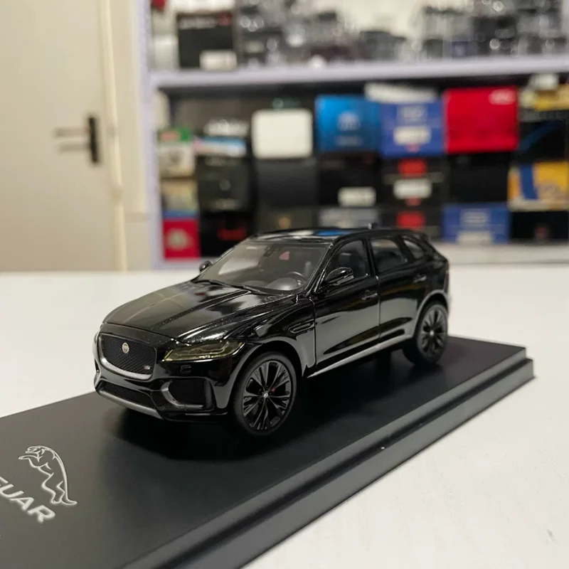 TSM 1:43 Scale Jaguar F-PACE 2016 SUV Resin Car Model Finished Simulation Collection Decoration Boy Gift Static Display
TSM 1:43 Scale Jaguar F-PACE 2016 SUV Resin Car Model Finished Simulation Collection Decoration Boy Gift Static Display