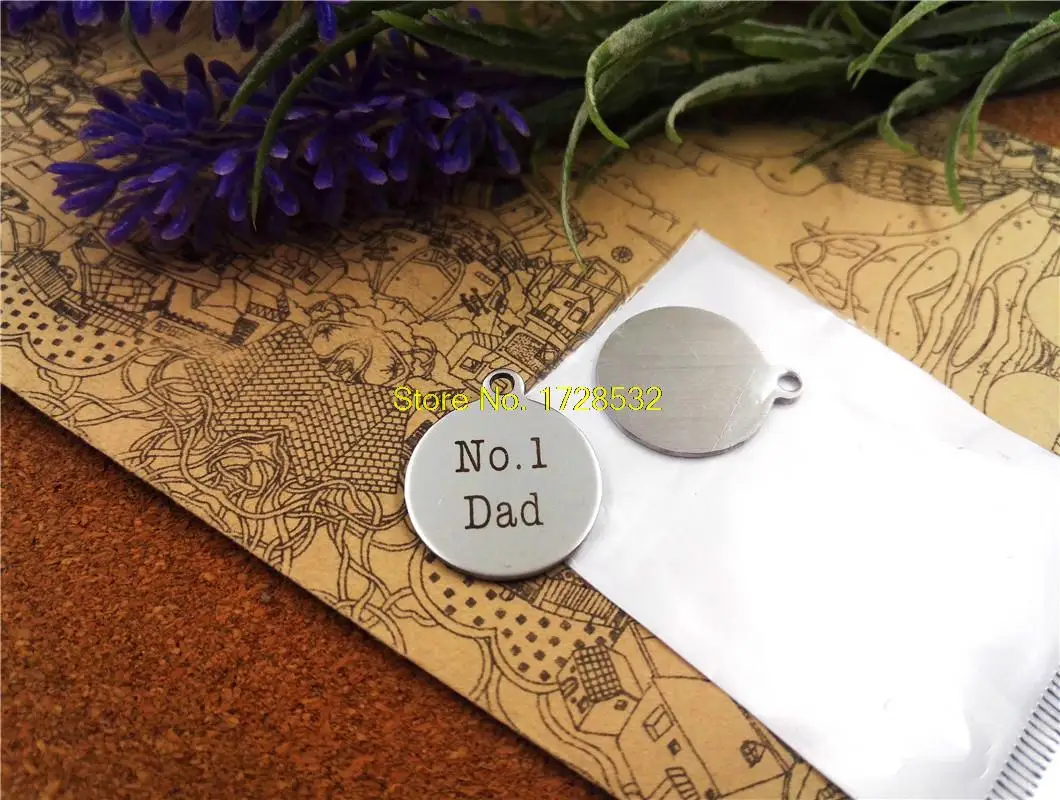 20pcs/lot--20mm stainless steel circle round "No.1 Dad"one side DIY Charms Pendants
20pcs/lot--20mm stainless steel circle round "No.1 Dad"one side DIY Charms Pendants