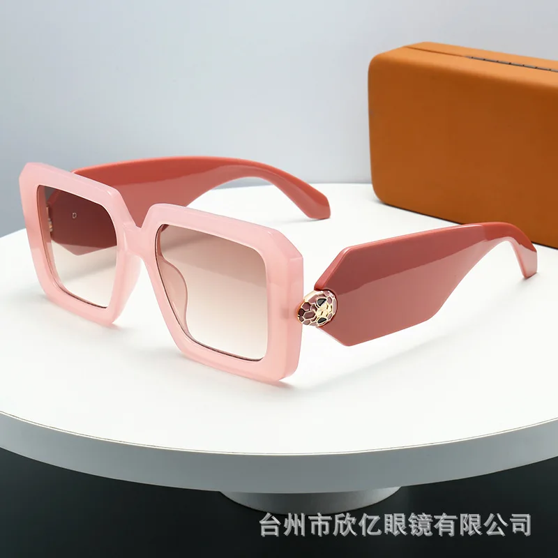 Snake Head Wide Leg Sunglasses Sunscreen Large Frame Women's European and American Fashion Square Sunglasses
Snake Head Wide Leg Sunglasses Sunscreen Large Frame Women's European and American Fashion Square Sunglasses