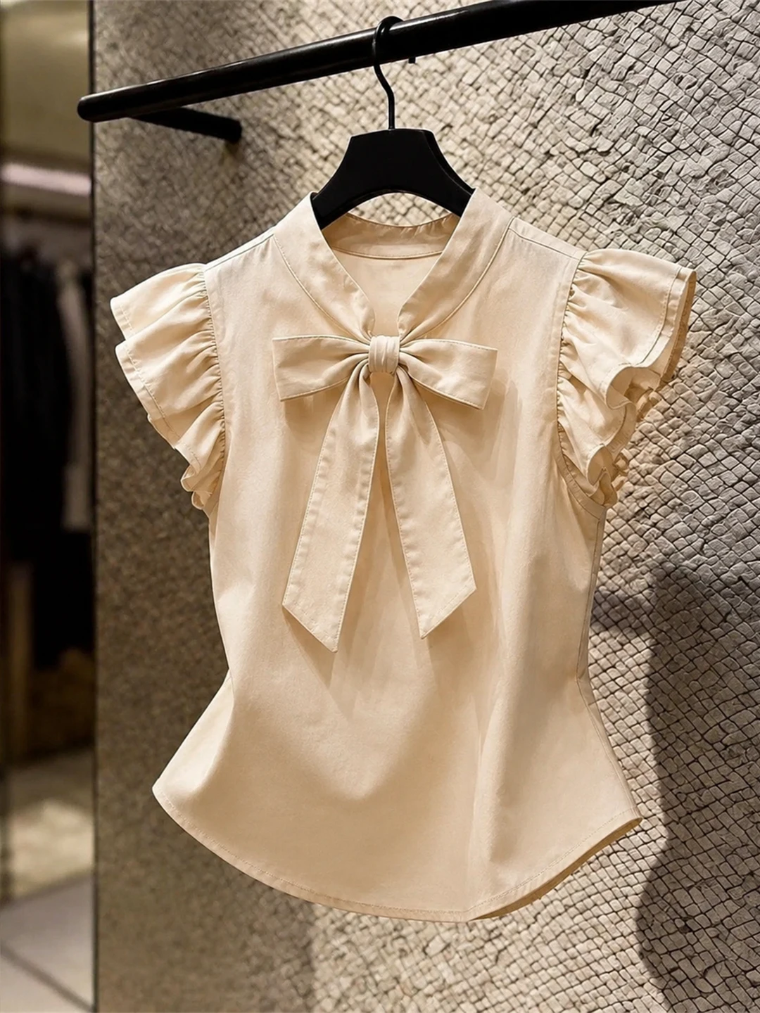 Elegant Knot Tie Shirt Gentle Wind Small Flying Sleeve Design Sensation Simple Commute Top Silken Women's Clothing
Elegant Knot Tie Shirt Gentle Wind Small Flying Sleeve Design Sensation Simple Commute Top Silken Women's Clothing