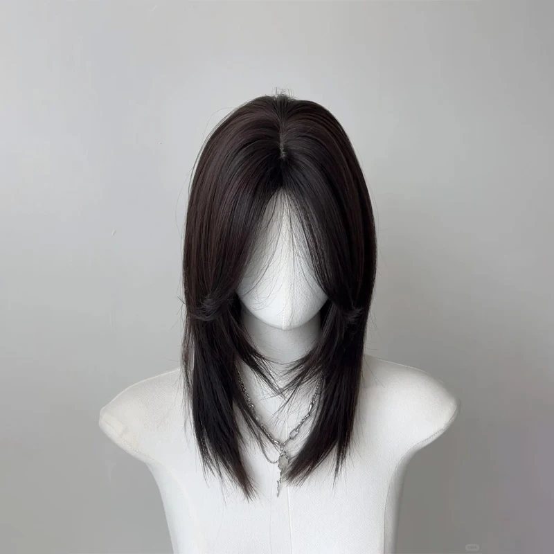 with mullet cut, middle parting, black medium-long hair, collarbone length, wolf-style full wig
with mullet cut, middle parting, black medium-long hair, collarbone length, wolf-style full wig