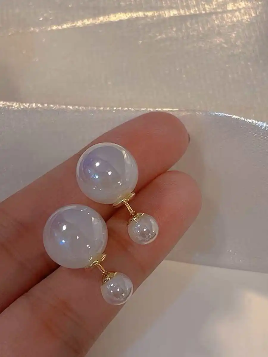 1 pair French-inspired mermaid earrings with faux pearl accents front and back for women
1 pair French-inspired mermaid earrings with faux pearl accents front and back for women