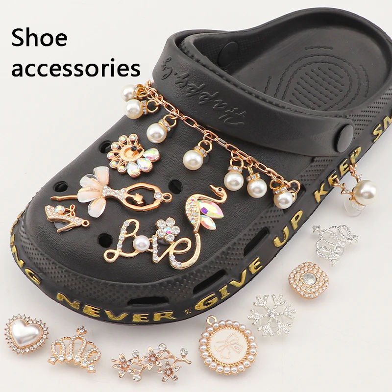 Luxurious Pearls Chains Shoe Charms Shoes Decoration Diamond Jewelry Flower Buckle DIY Accessories 1Pcs In Bulk For Women Shoes
Luxurious Pearls Chains Shoe Charms Shoes Decoration Diamond Jewelry Flower Buckle DIY Accessories 1Pcs In Bulk For Women Shoes