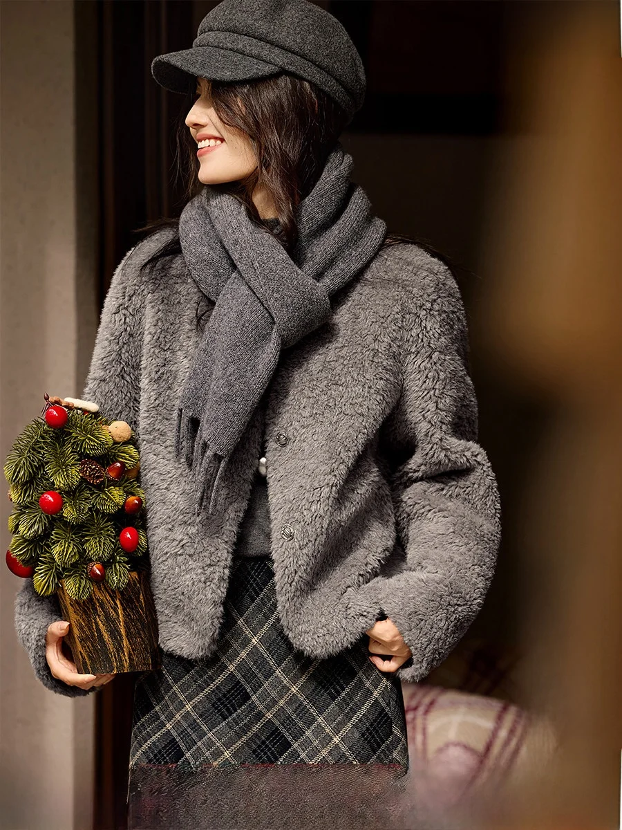 XWI ey Faux Leather Fur Inteated Jaet Women's Winter Lazy Anti-Aging ort Plu Top Warm Straight Tube ape V-Ne
XWI ey Faux Leather Fur Inteated Jaet Women's Winter Lazy Anti-Aging ort Plu Top Warm Straight Tube ape V-Ne