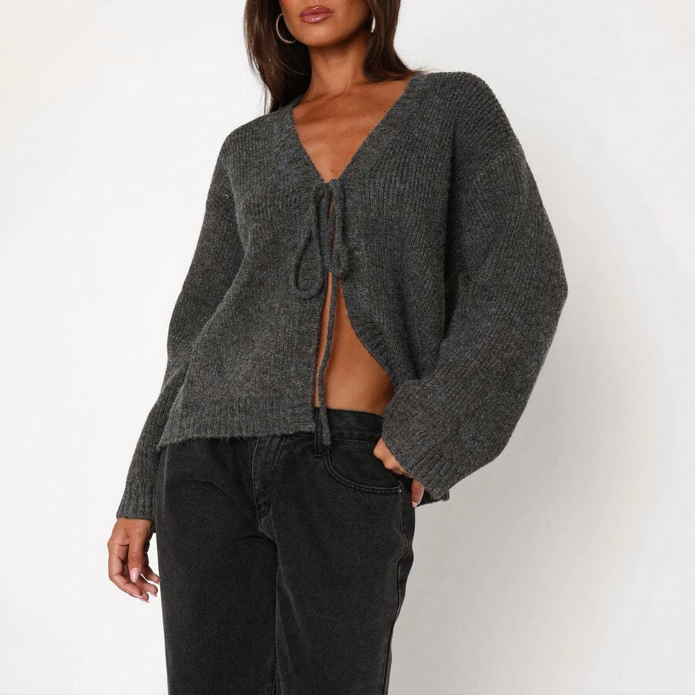 Women's Long Sleeve round Neck Cardigan Autumn Winter Casual Solid Color Straight Sleeve Open Front Knitwear
Women's Long Sleeve round Neck Cardigan Autumn Winter Casual Solid Color Straight Sleeve Open Front Knitwear