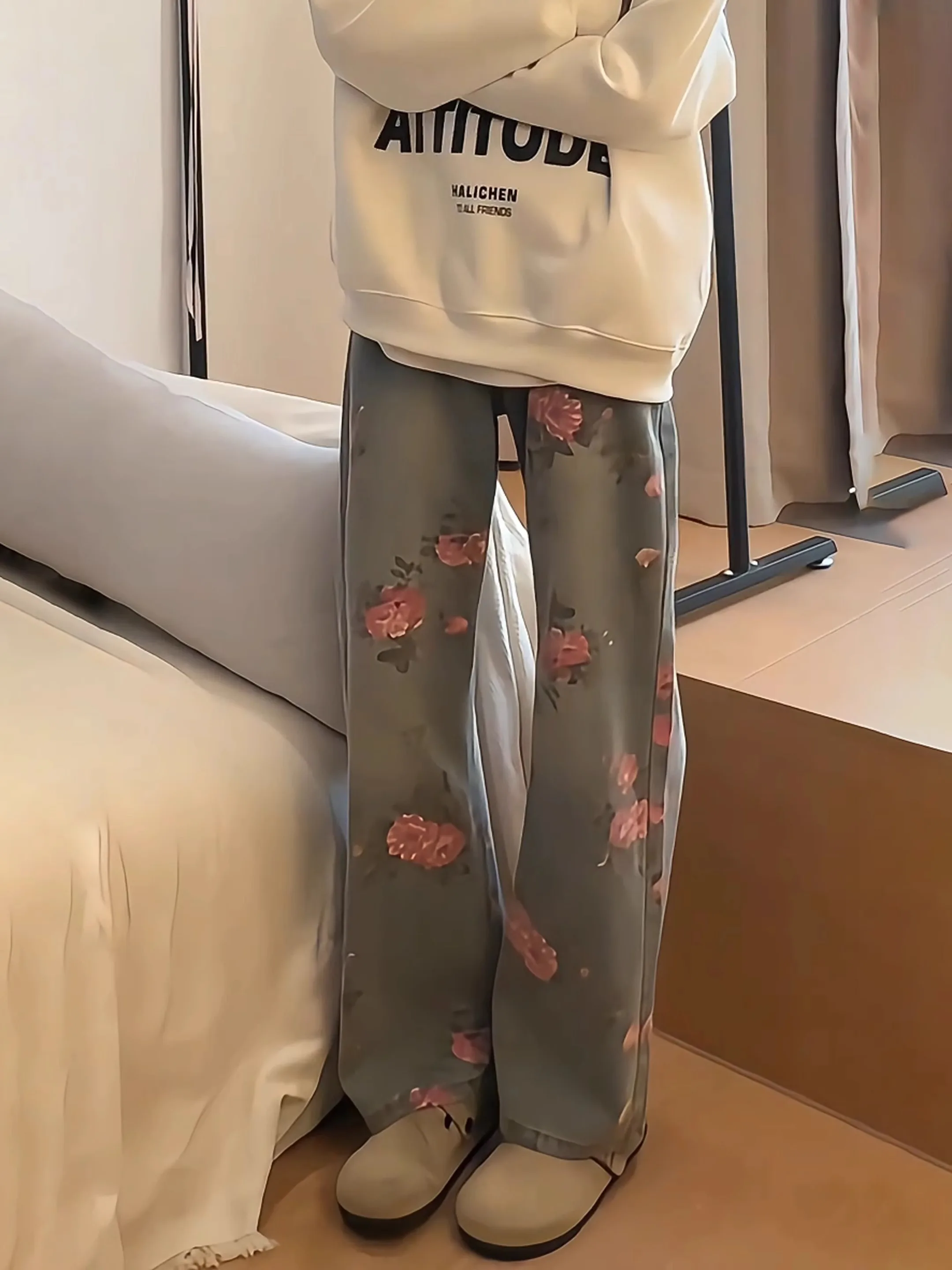 Tulip Flower Embroidered Men's Jeans Spring Autumn Small ence Design Loose Straight Legwear American Retro Micro Flared P...
Tulip Flower Embroidered Men's Jeans Spring Autumn Small ence Design Loose Straight Legwear American Retro Micro Flared P...