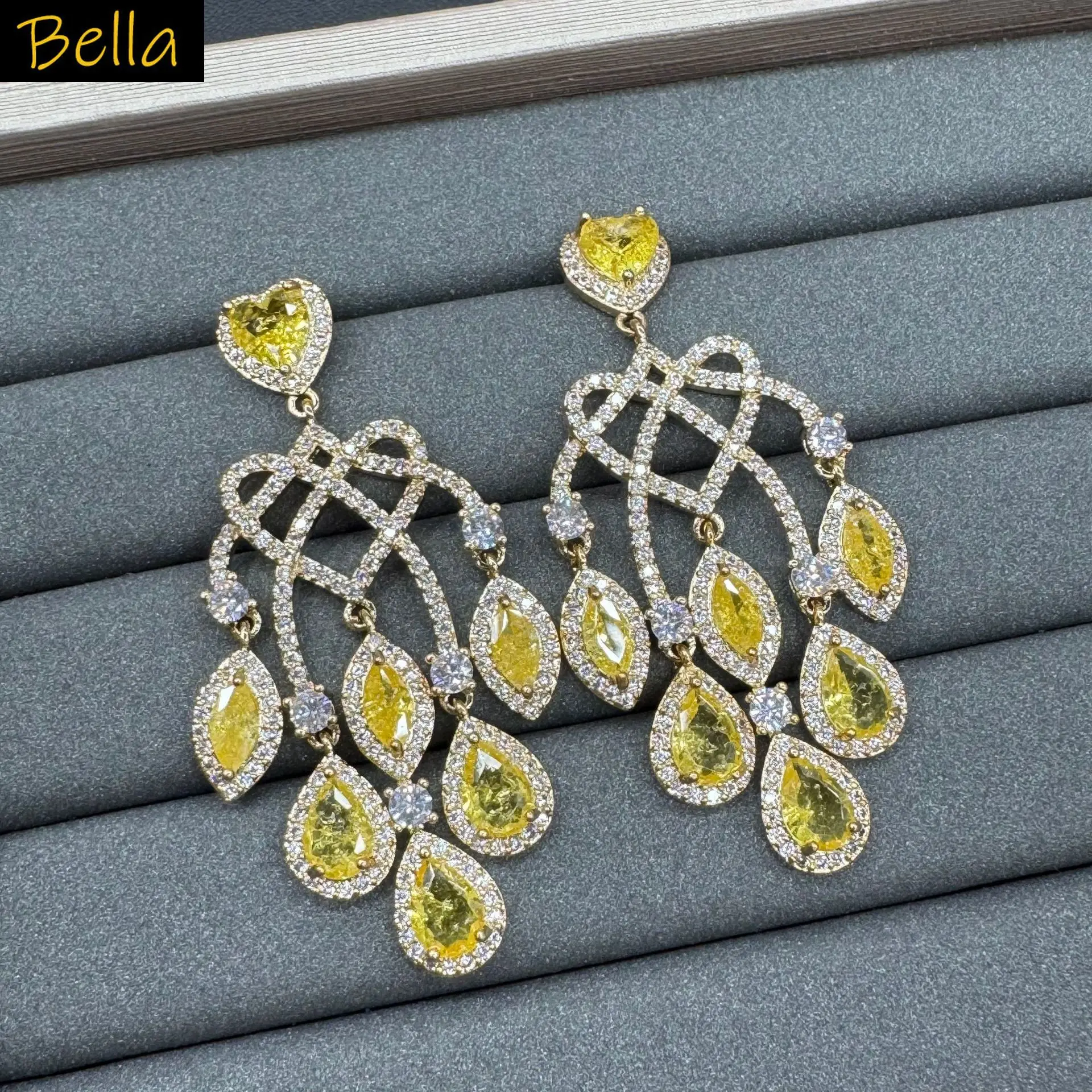 luxury earrings zirconia white yellow water drop plant dangling earrings for women dinner party bar shiny jewelry
luxury earrings zirconia white yellow water drop plant dangling earrings for women dinner party bar shiny jewelry