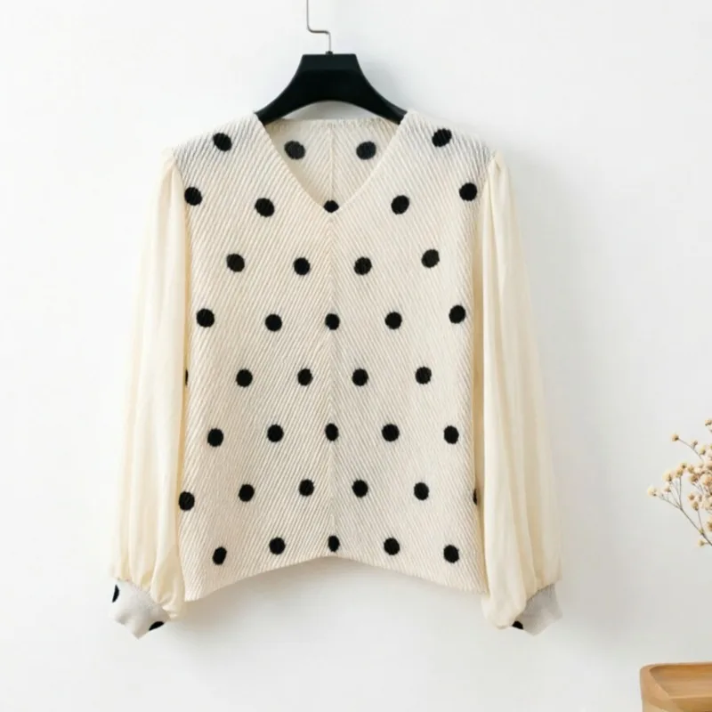 Miyake Pleated T-Shirt 2026 Summer New Classic Polka Dot Fashion V-Neck Patchwork Mesh Sleeve Plus Size Long Sleeve Top Women
Miyake Pleated T-Shirt 2026 Summer New Classic Polka Dot Fashion V-Neck Patchwork Mesh Sleeve Plus Size Long Sleeve Top Women