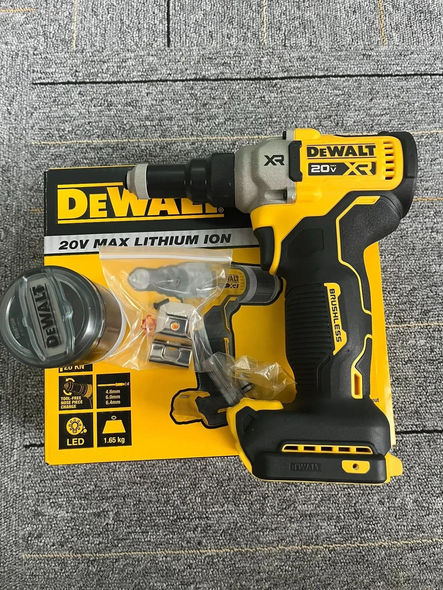 Инструмент для заклепок DEWALT DCF414 20V MAX XR®Бесщеточный беспроводной электрический клепальный пистолет большой емкости 1/4 дюйма, высокопрочный инструмент для заклепок
Инструмент для заклепок DEWALT DCF414 20V MAX XR®Бесщеточный беспроводной электрический клепальный пистолет большой емкости 1/4 дюйма, высокопрочный инструмент для заклепок