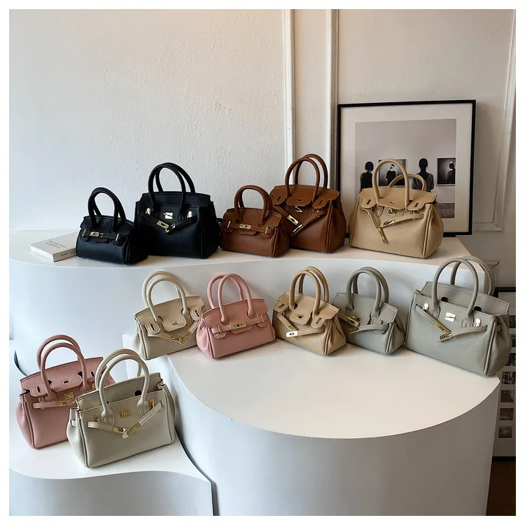 Advanced temperament commuting handbag new light luxury bag, stylish and versatile crossbody bag, women's bag
Advanced temperament commuting handbag new light luxury bag, stylish and versatile crossbody bag, women's bag