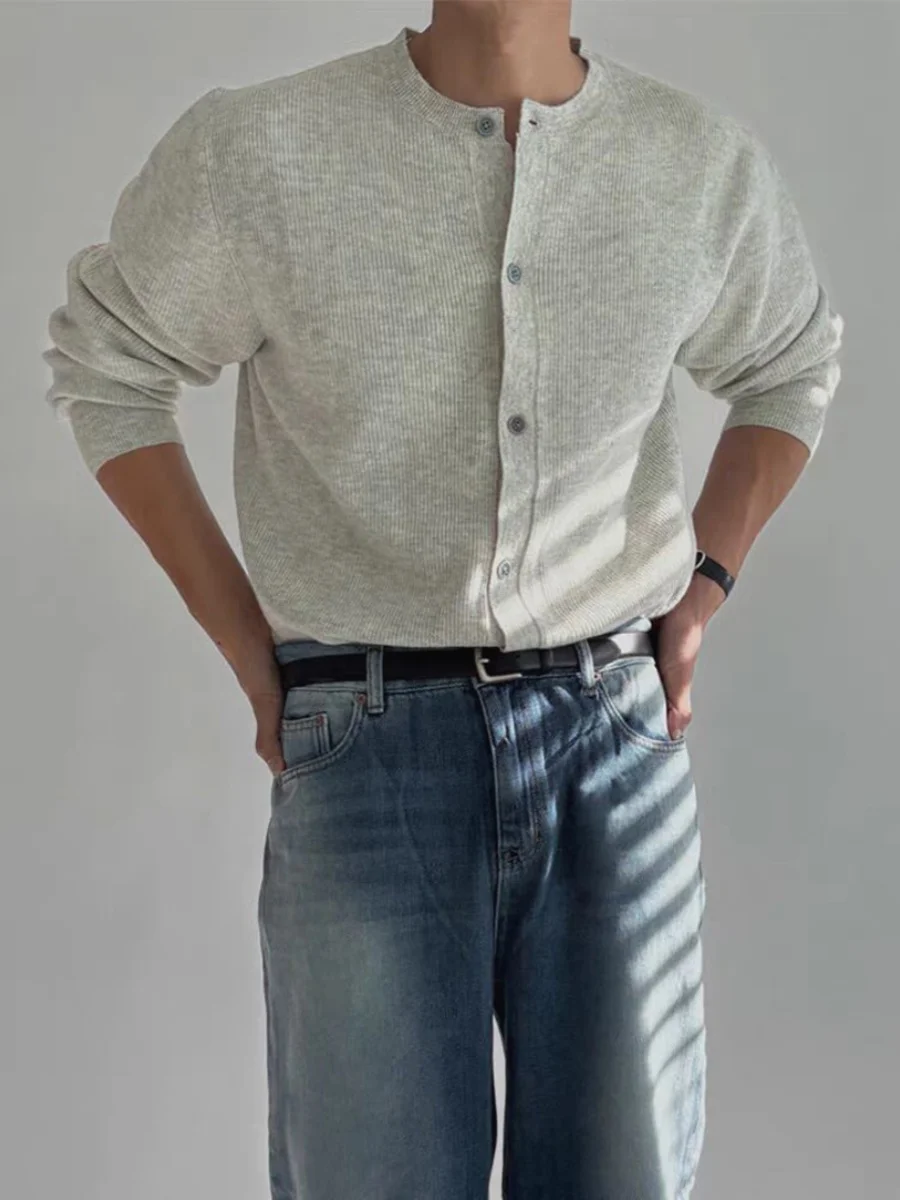 Men's round Neck Knitted Sweater Button Design Vintage Workwear Woolen Cardigan Loose Fit Casual Spring Autumn Fashion
Men's round Neck Knitted Sweater Button Design Vintage Workwear Woolen Cardigan Loose Fit Casual Spring Autumn Fashion